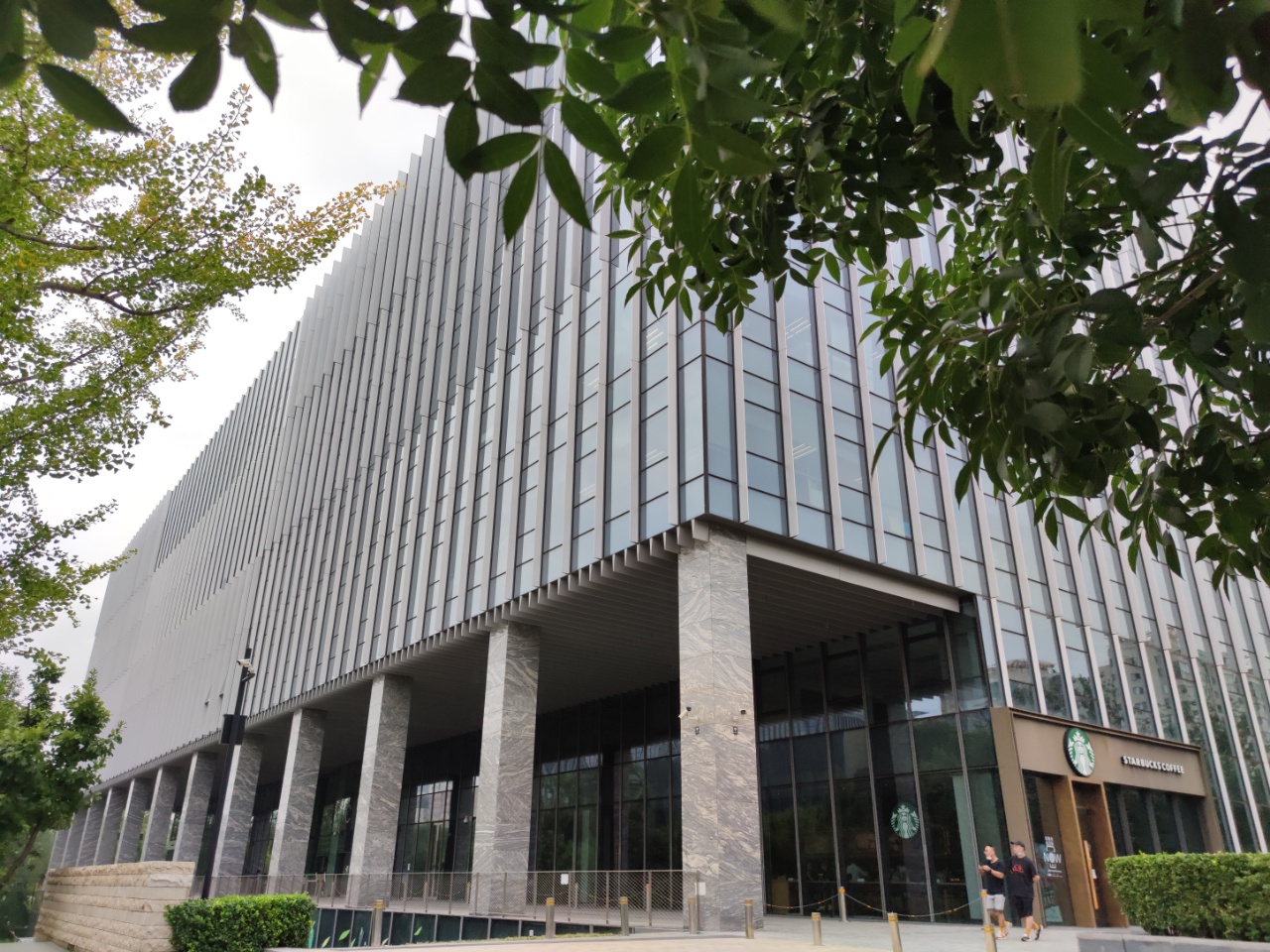 利星行广场出租房源实拍图1